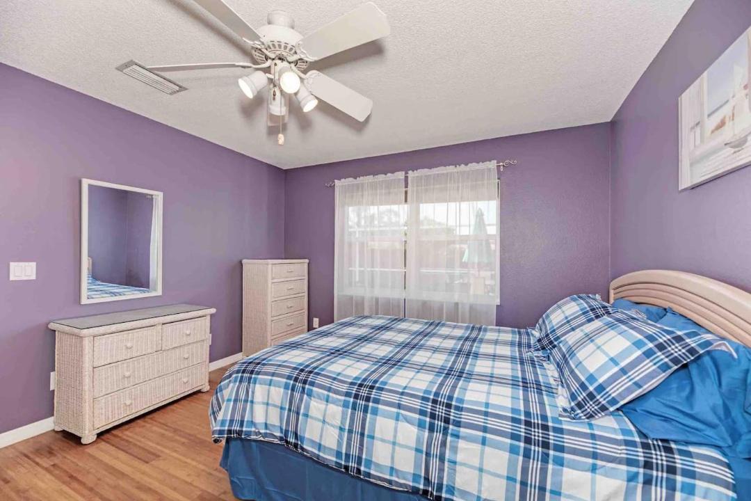 Photo of Bedroom in Venice Gardens