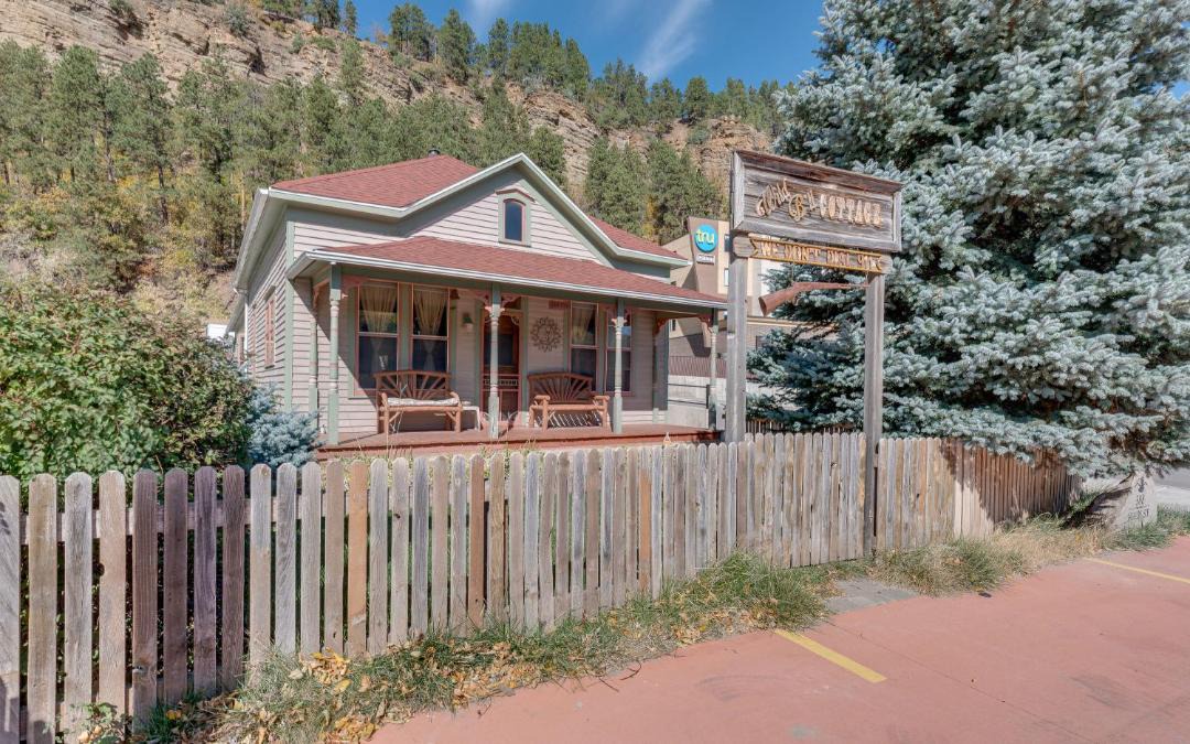 Photo of Others in Deadwood