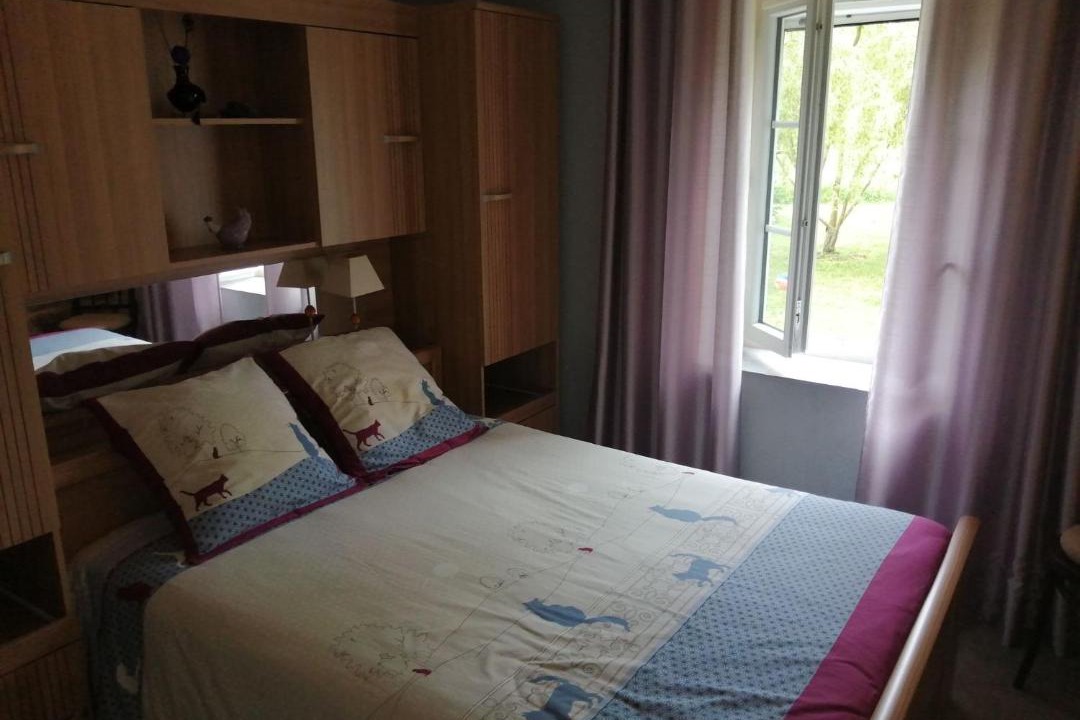 Photo of Bedroom in Luzy