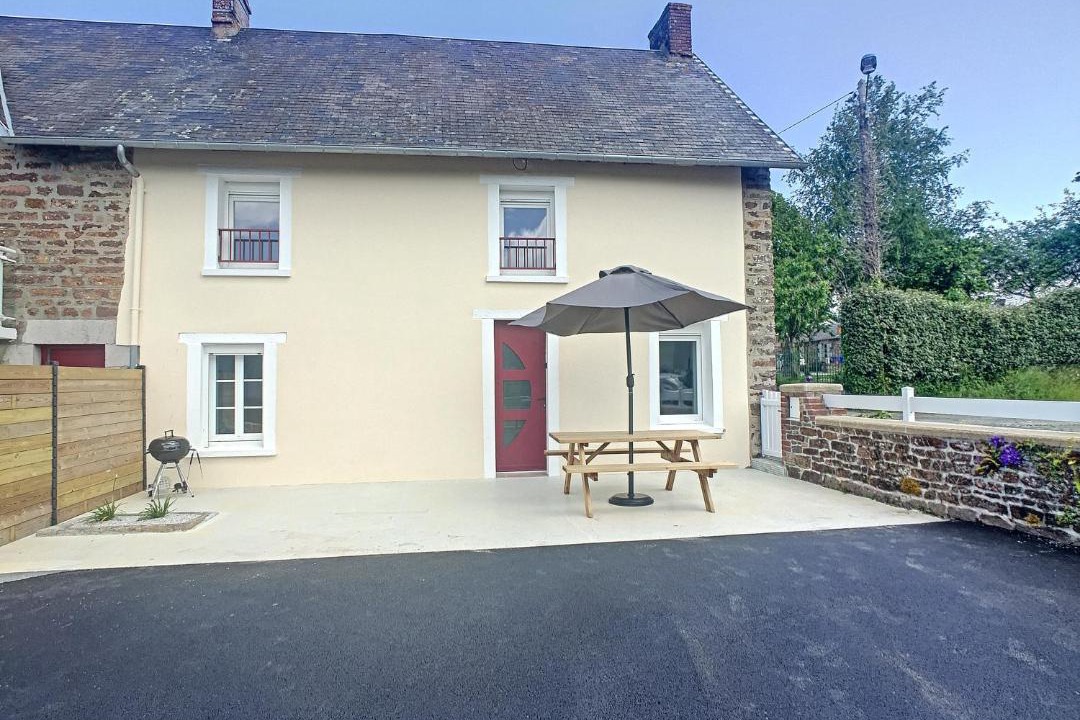 Photo of Buildings in Brehal