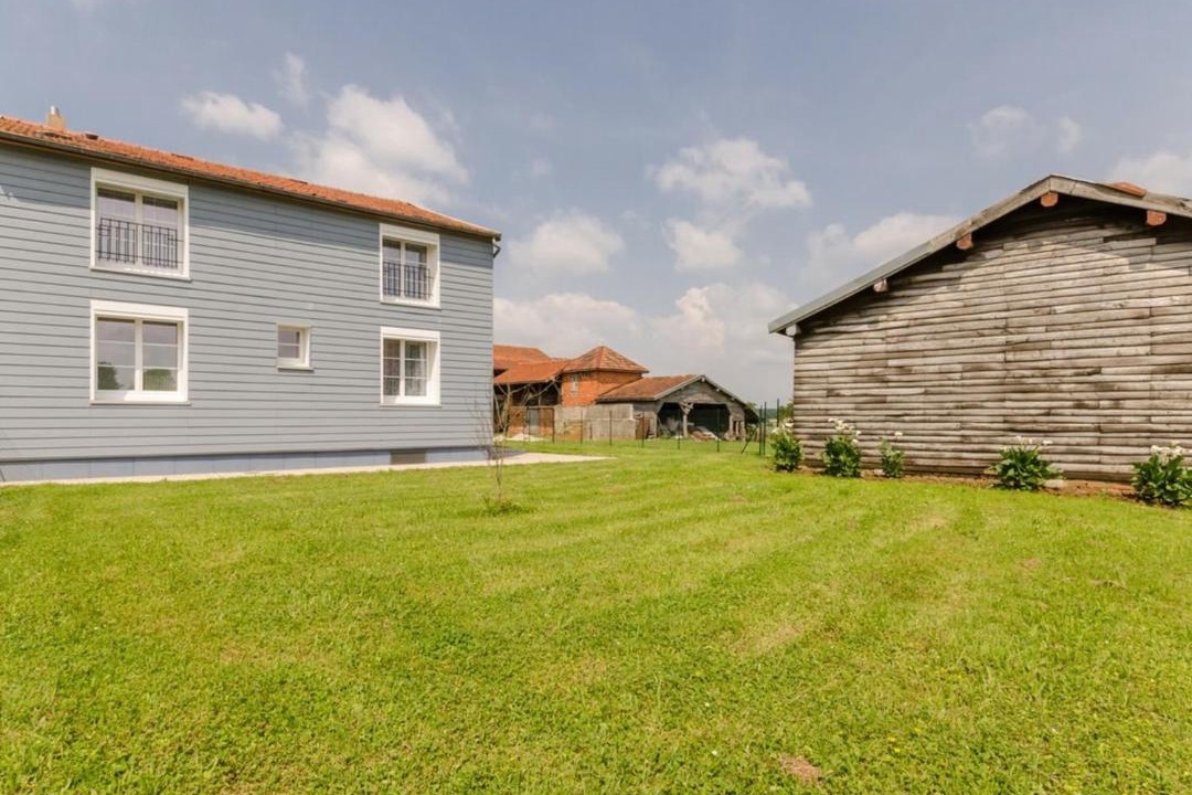 Photo of Buildings in Morvilliers