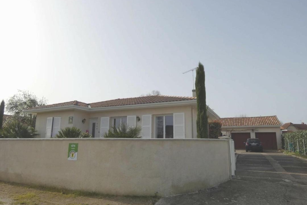 Photo of Buildings in Meilhan