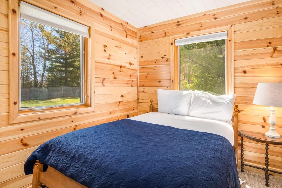 Photo of Bedroom in Lake Township