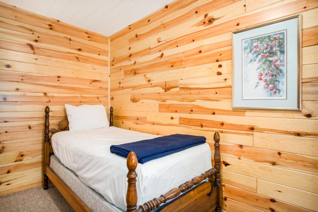 Photo of Bedroom in Lake Township