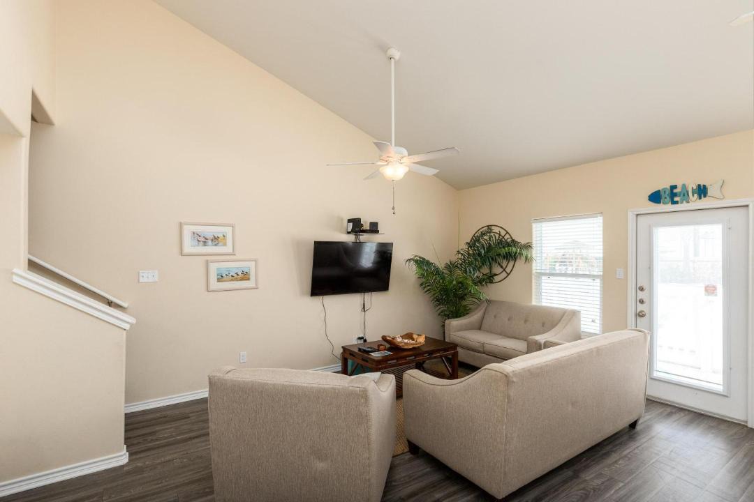 Photo of Livingroom in Corpus Christi