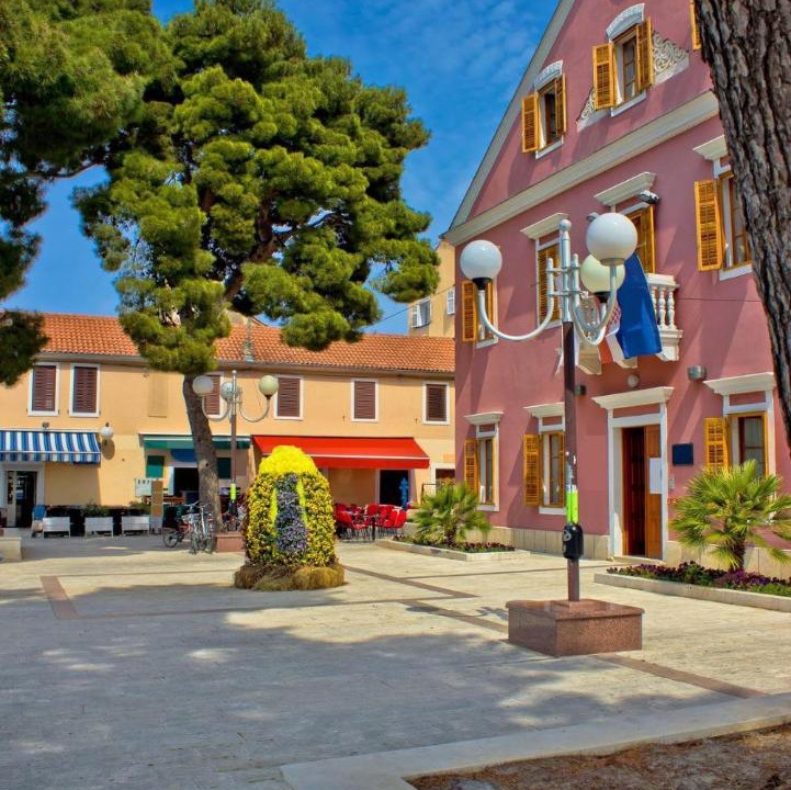 Photo of Buildings in Pakostane