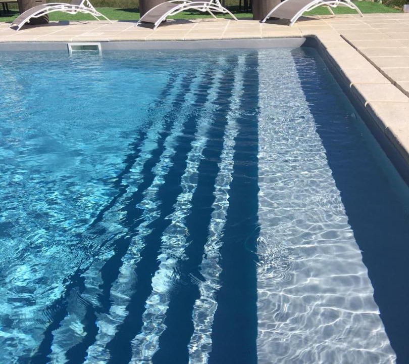 Photo of Others in Blond