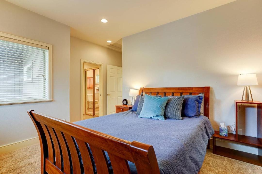 Photo of Others in Broken Top