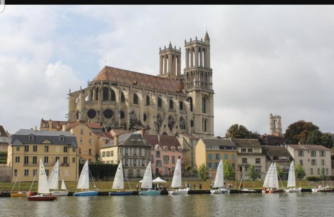 Photo of Others in Mantes-la-Jolie