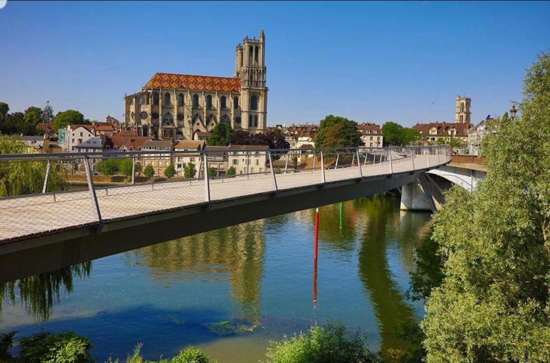 Photo of Others in Mantes-la-Jolie