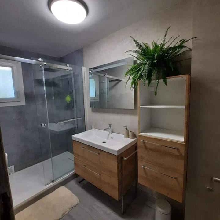 Photo of Others in Ales