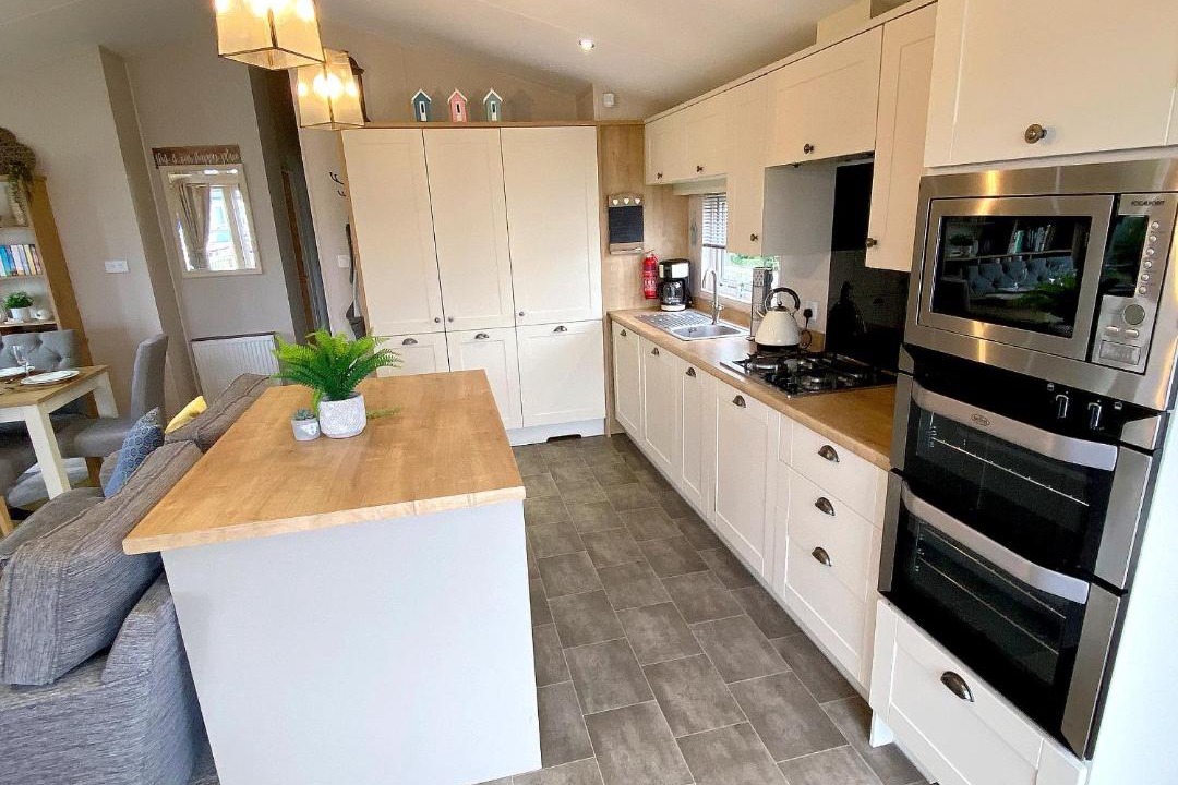 Photo of Kitchen in Cayton Bay