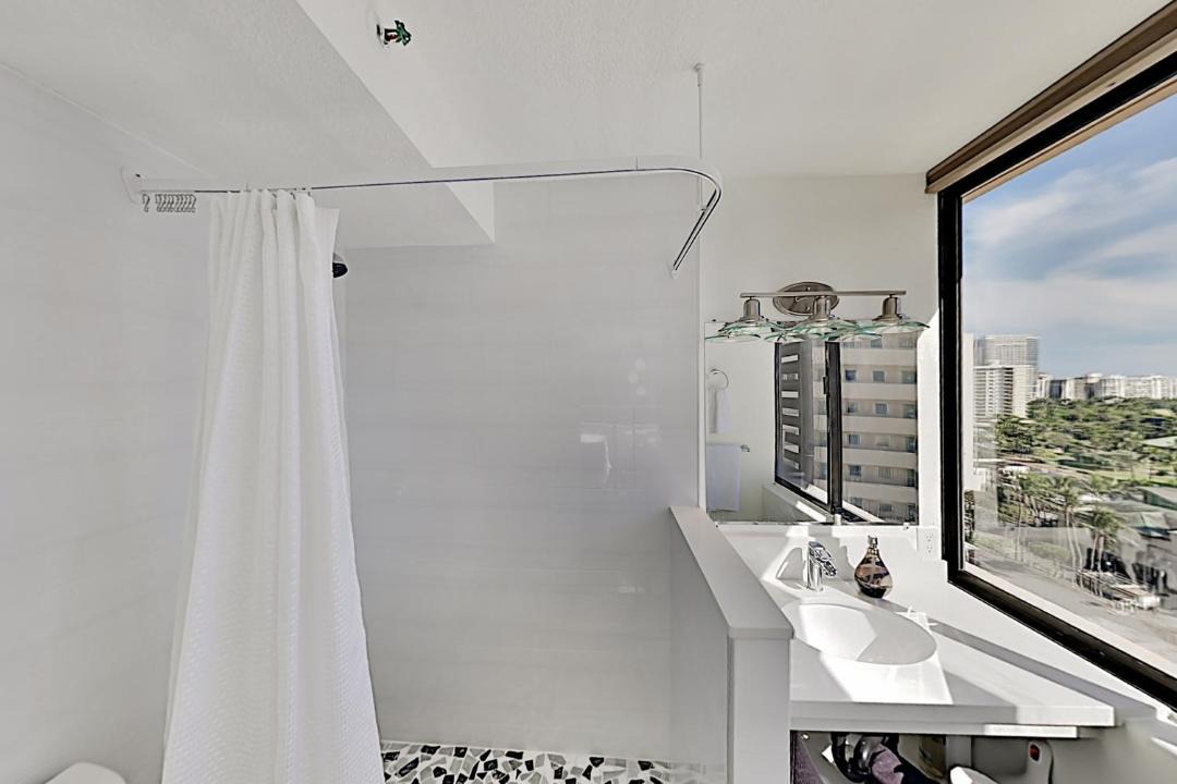 Photo of Bathroom in McCully - Moiliili