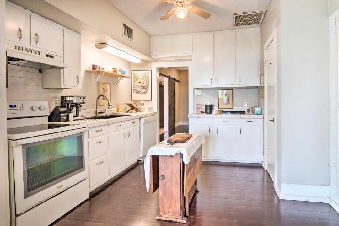 Photo of Kitchen in Apache Shores