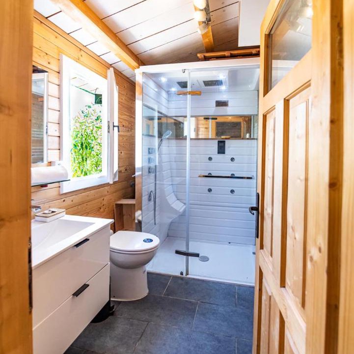 Photo of Bathroom in Suze-la-Rousse