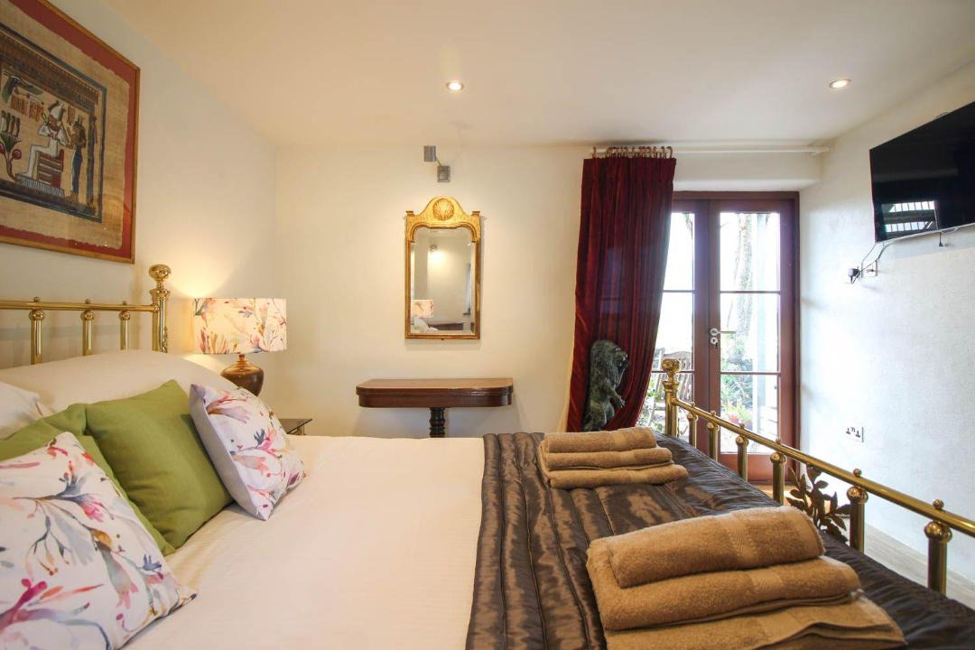 Photo of Others in Cury