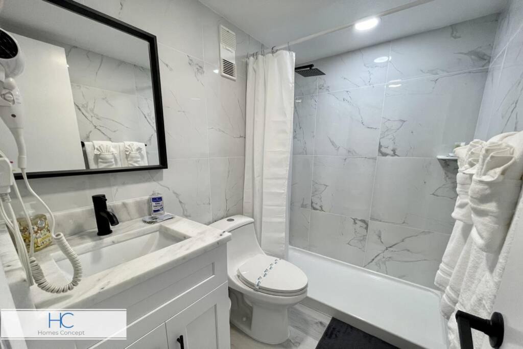 Photo of Bathroom in Lenox Park