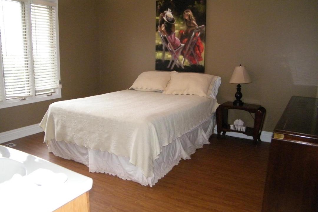 Photo of Bedroom in Gananoque
