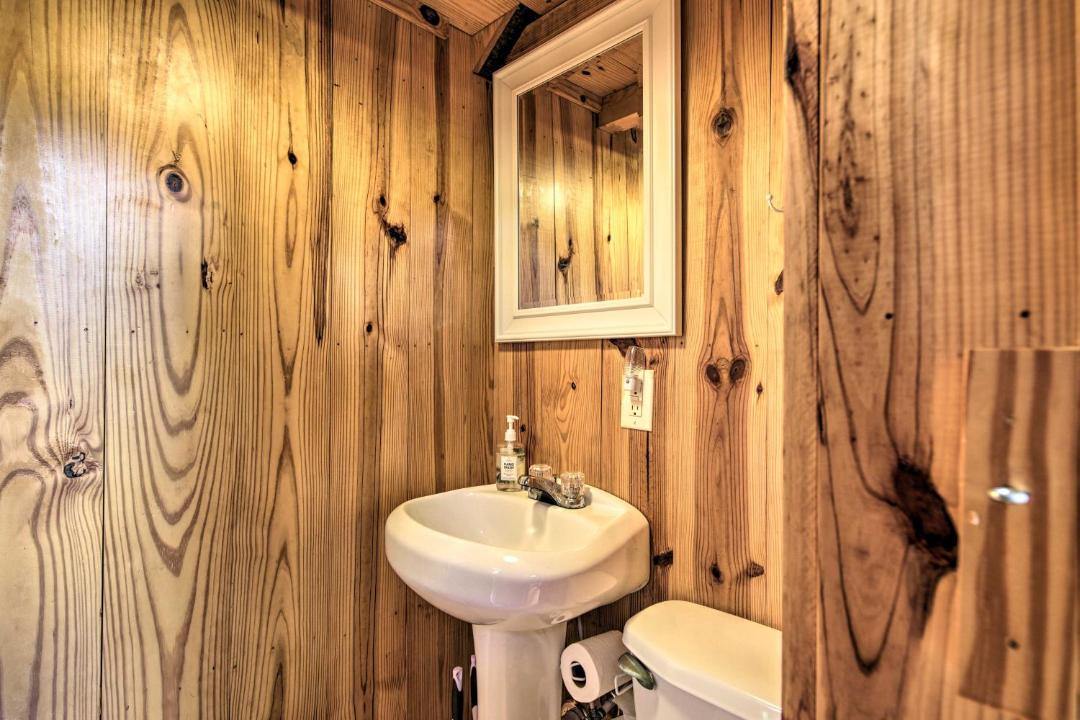 Photo of Bathroom in Hayesville