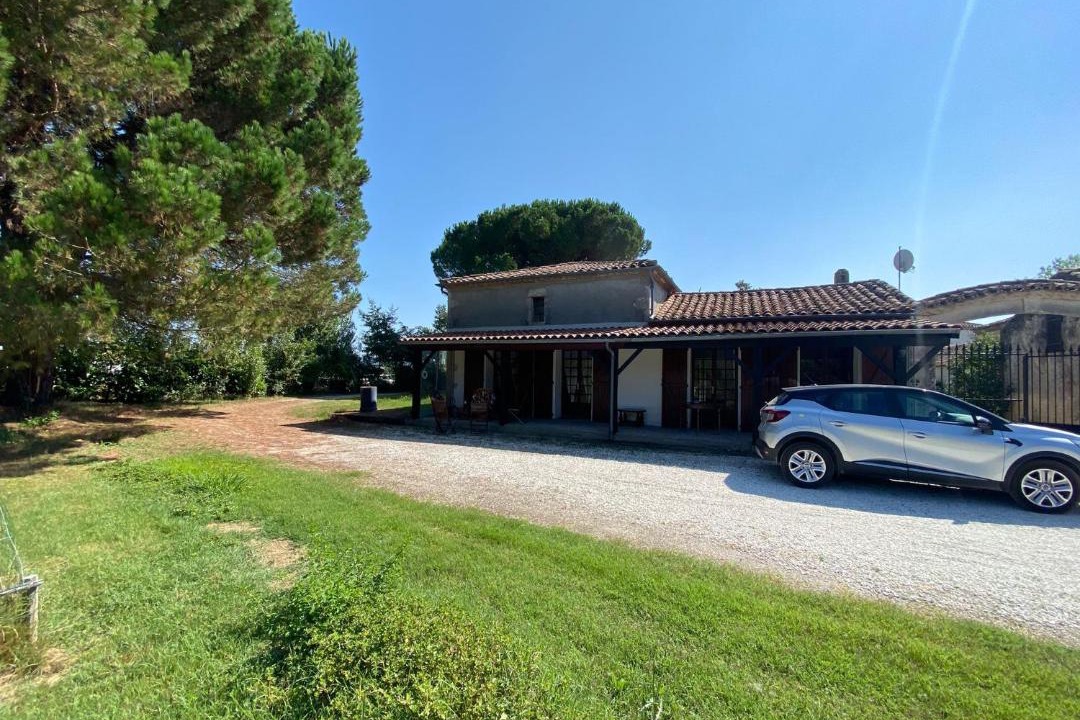 Photo of Buildings in Feugarolles