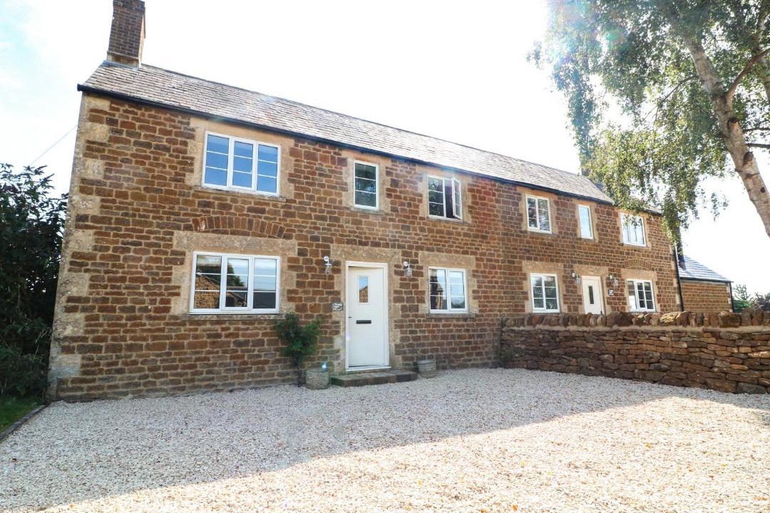 Photo of Buildings in Hook Norton