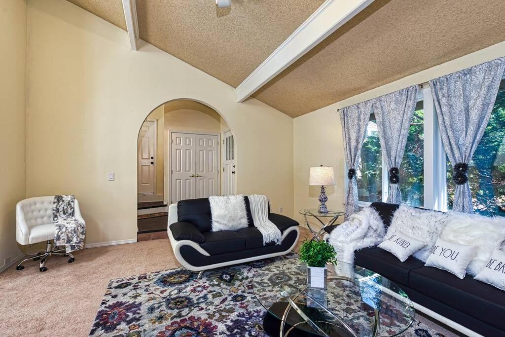 Photo of Others in Cougar Mountain