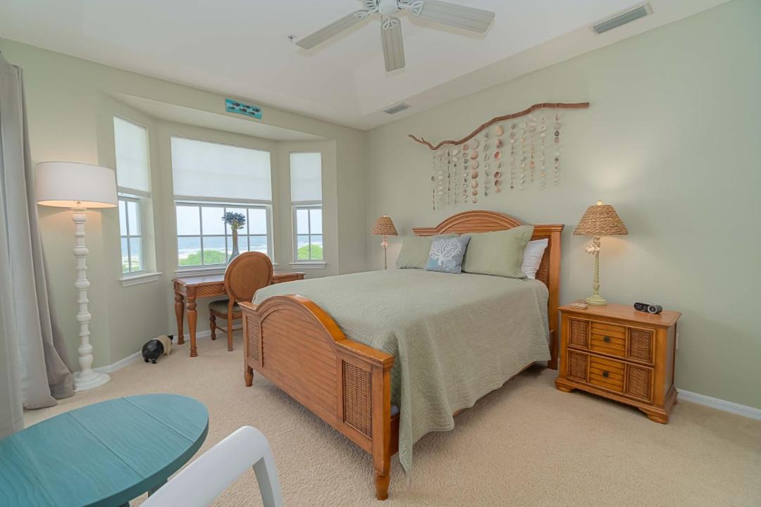 Photo of Bedroom in Palm Island