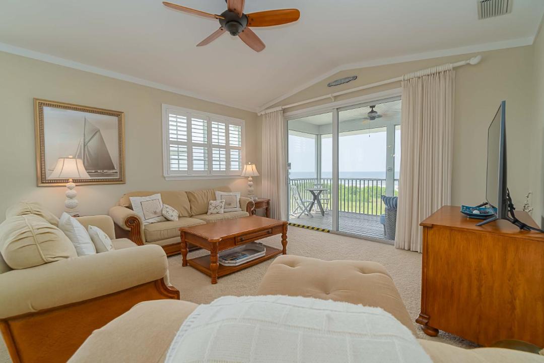 Photo of Livingroom in Palm Island