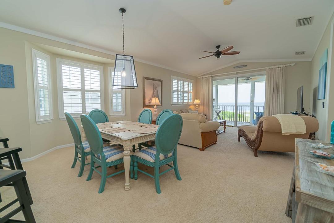 Photo of Livingroom in Palm Island