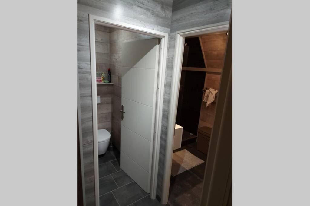 Photo of Bathroom in Toulon-sur-Arroux