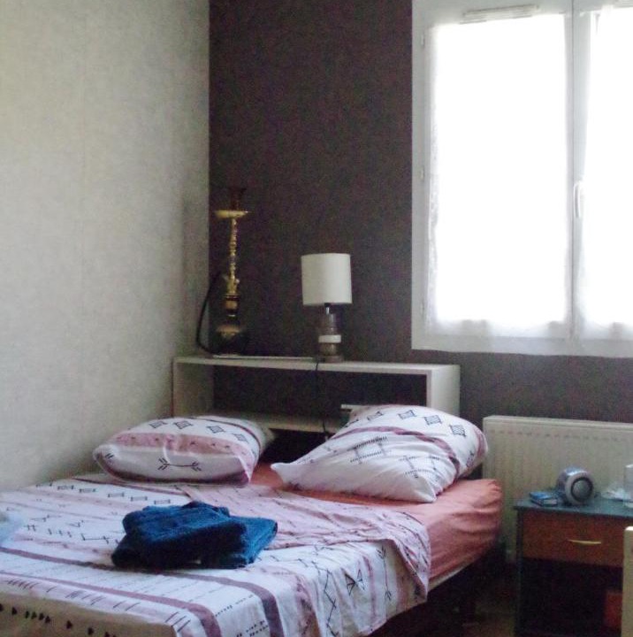 Photo of Others in Valence