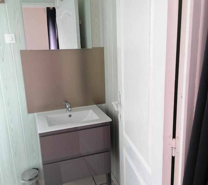 Photo of Bathroom in Woignarue