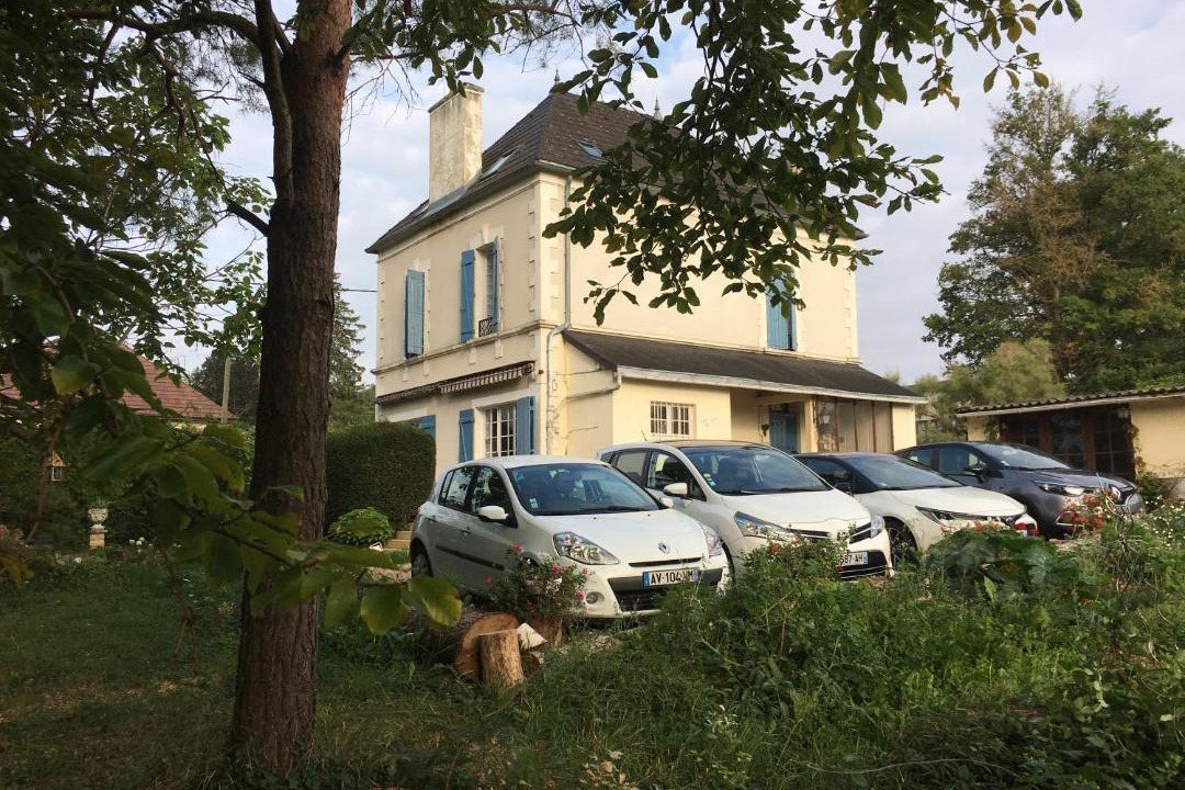 Photo of Others in Crain