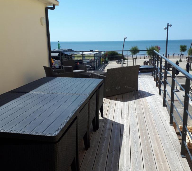 Photo of Patio Balcony in Saint-Michel-Chef-Chef