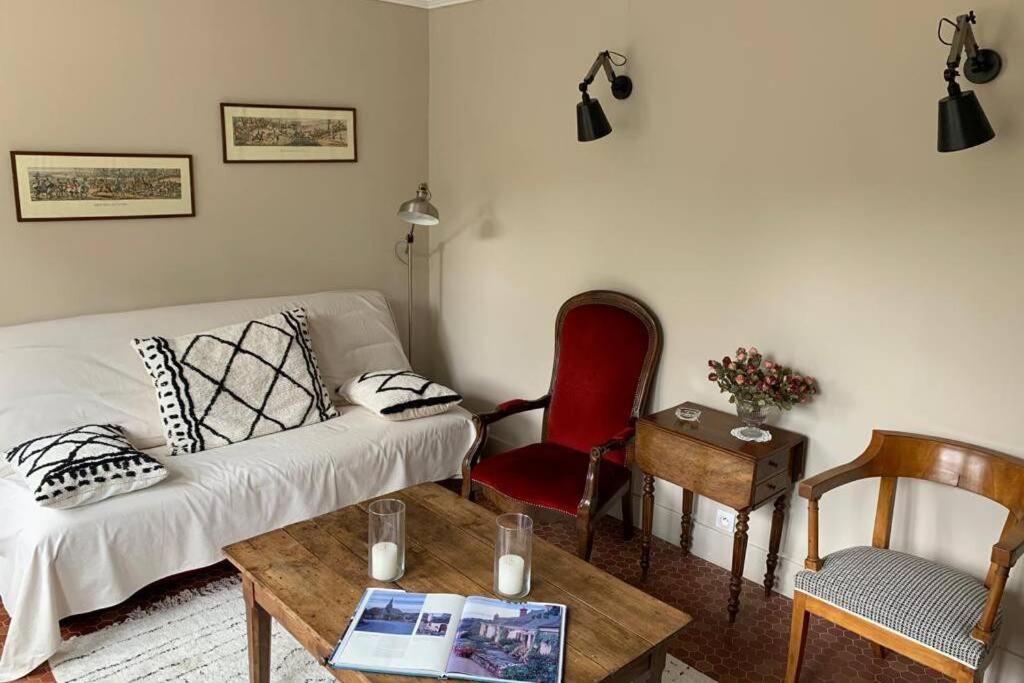 Photo of Others in Chenille-Change