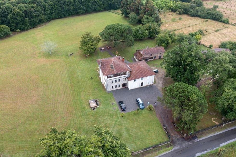 Photo of Others in Villenave