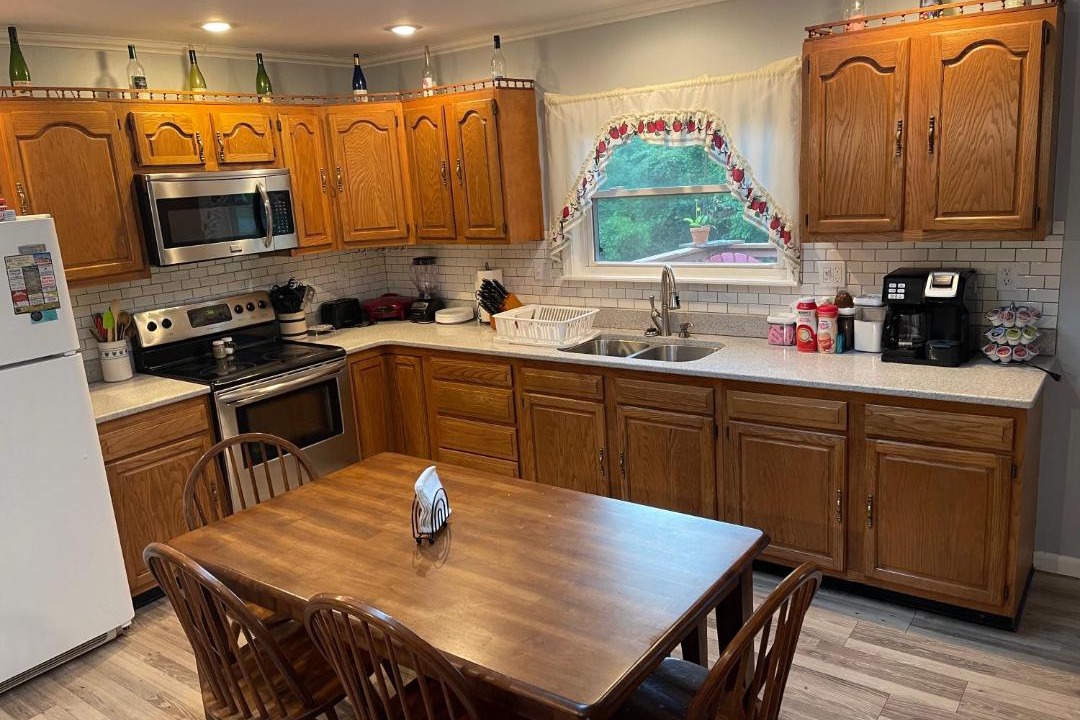 Photo of Others in Hermann