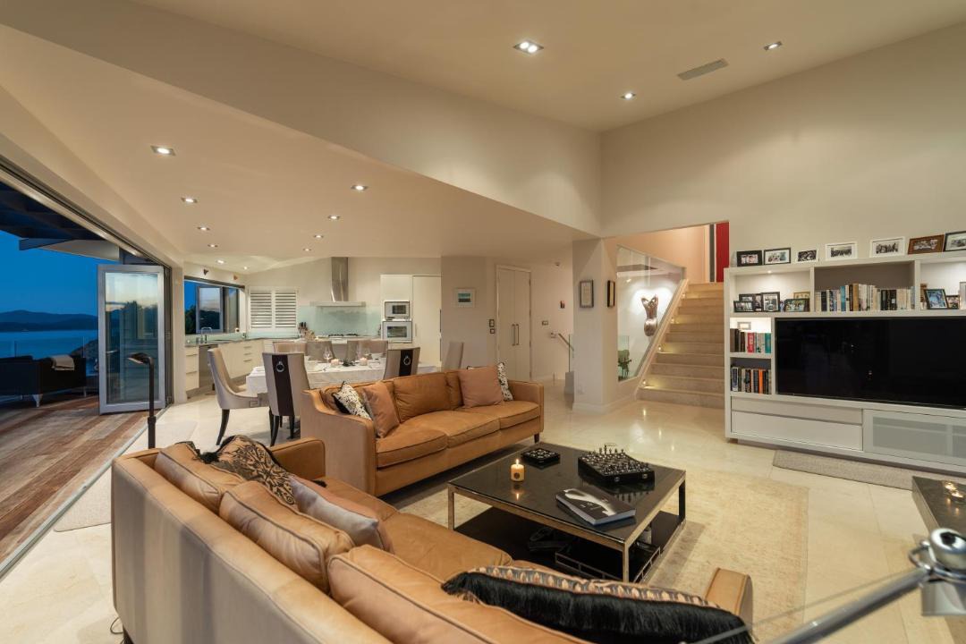 Photo of Others in Russell