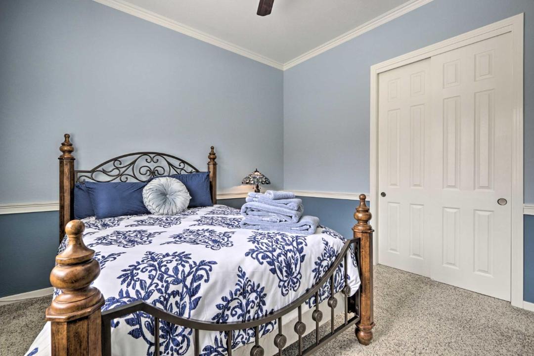 Photo of Bedroom in Palm Valley