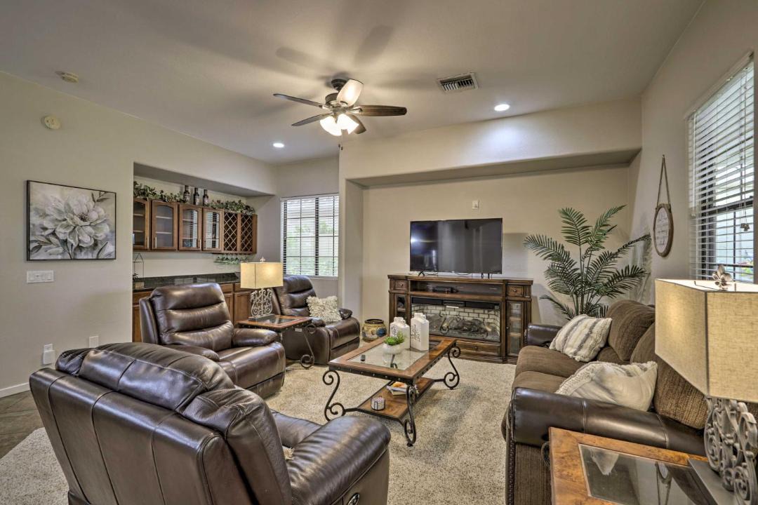 Photo of Livingroom in Palm Valley