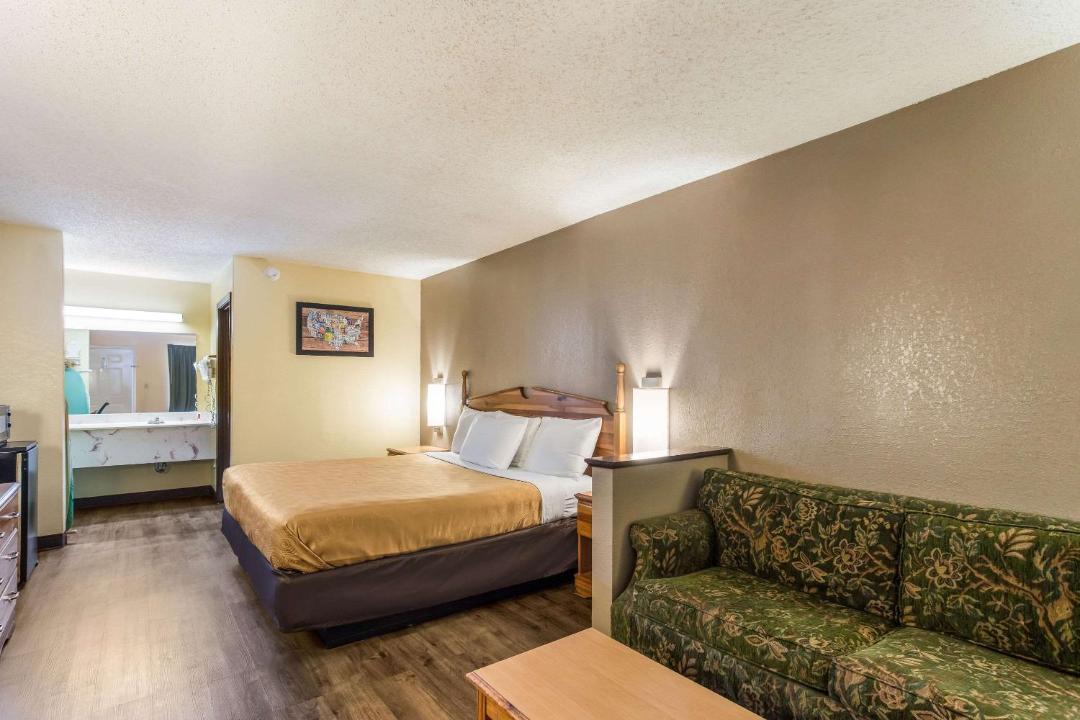 Photo of Bedroom in Clinton