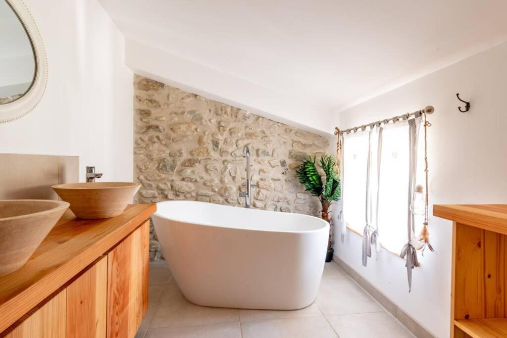 Photo of Bathroom in Roche-Saint-Secret