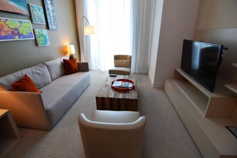 Photo of Livingroom in Hollywood South Central Beach