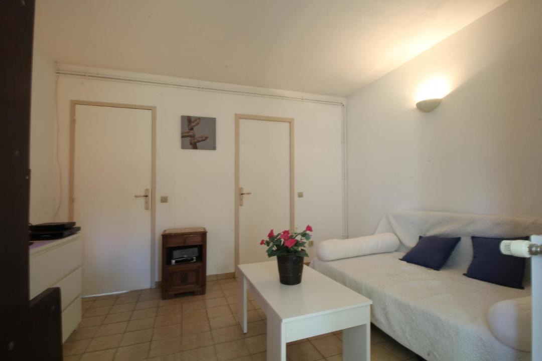 Photo of Others in Lanton