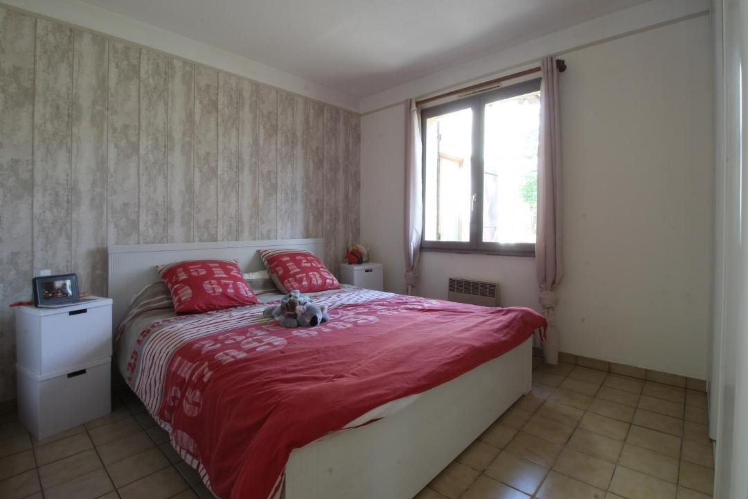 Photo of Bedroom in Lanton