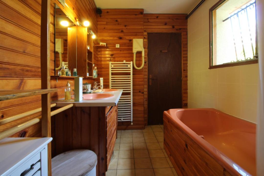 Photo of Others in Lanton