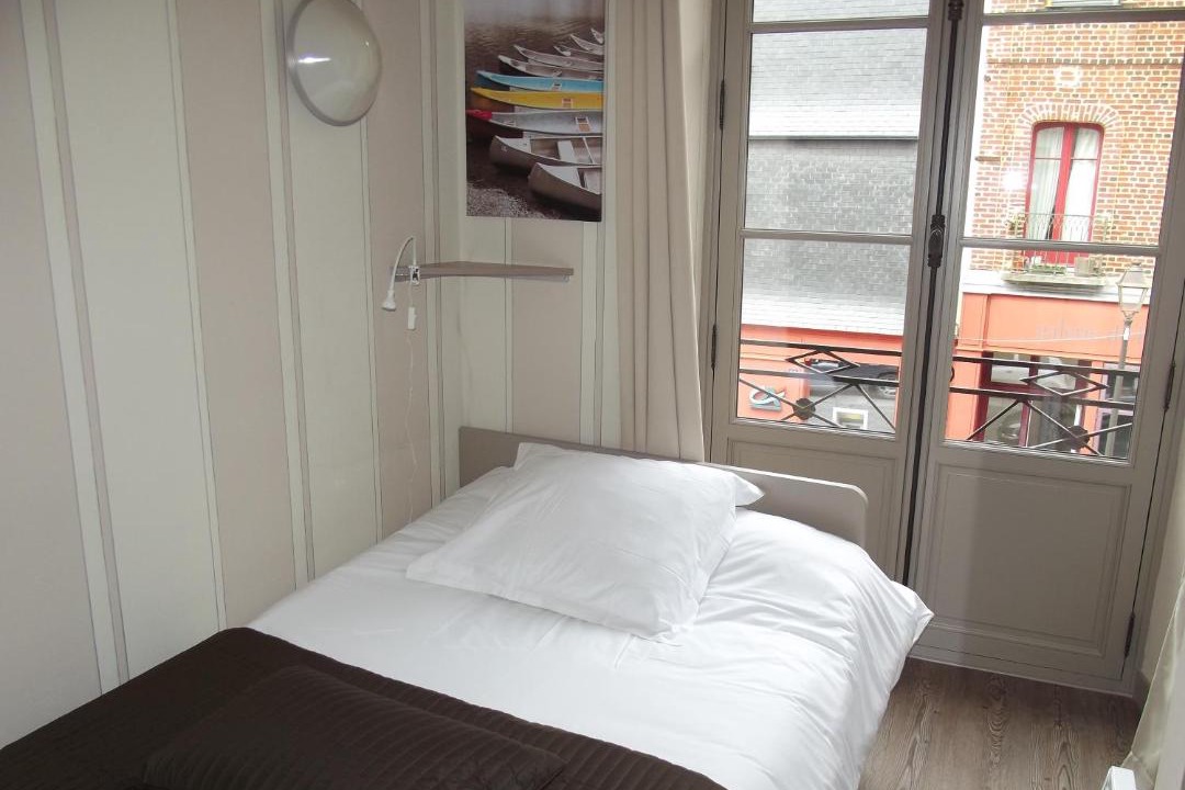 Photo of Others in Vitre