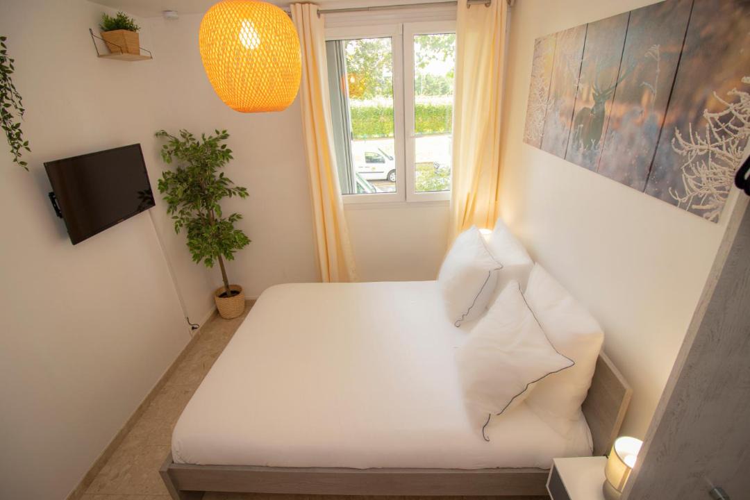 Photo of Bedroom in Le Plessis-Robinson