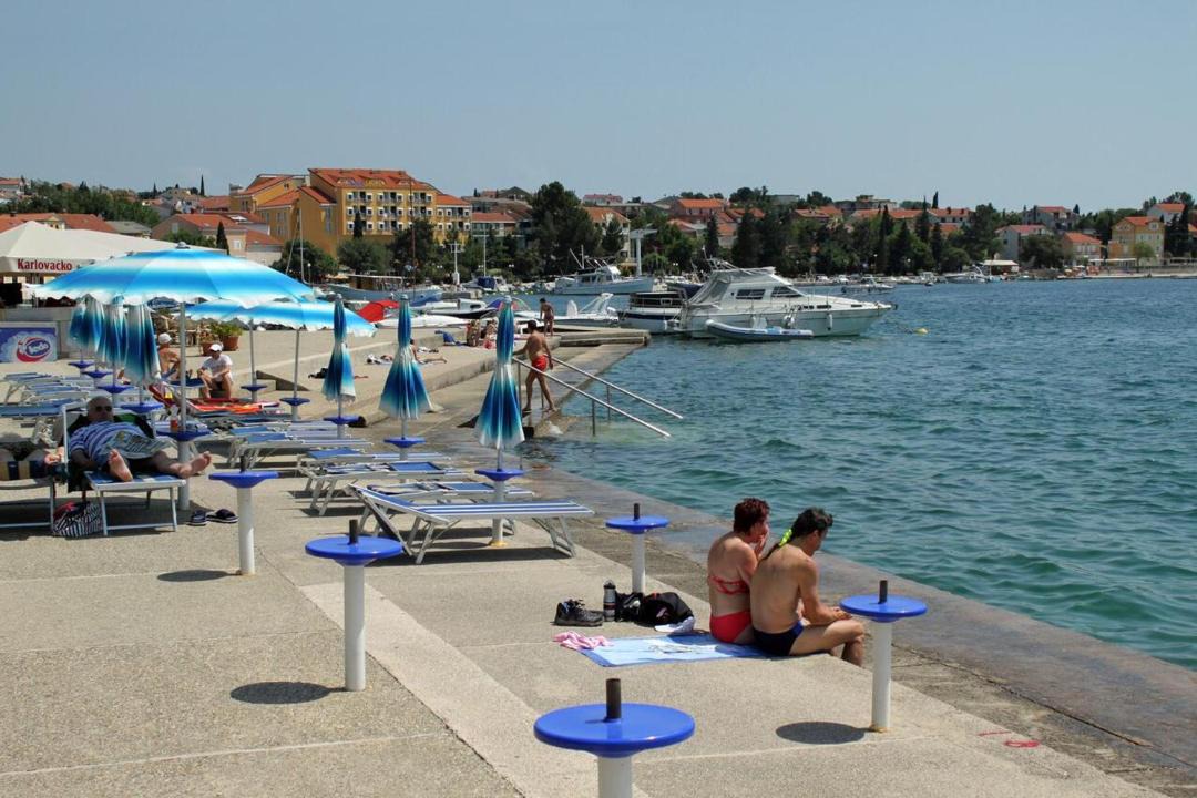 Photo of Human In Picture in Selce