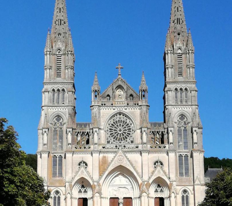 Photo of Buildings in La Chapelle-Montligeon